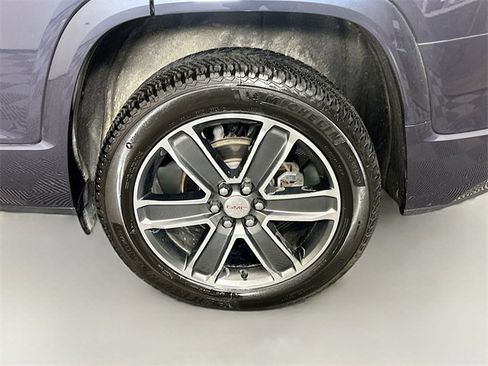 Used 2019 GMC Acadia Denali image 34