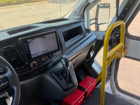 Used 2021 Ford Transit 350 DRW RWD image 16