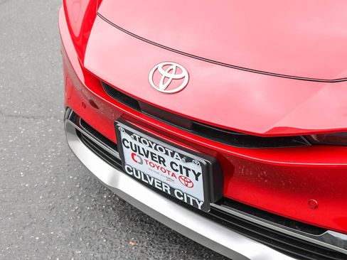 New 2026 Toyota Prius Plug-In Hybrid FWD image 6