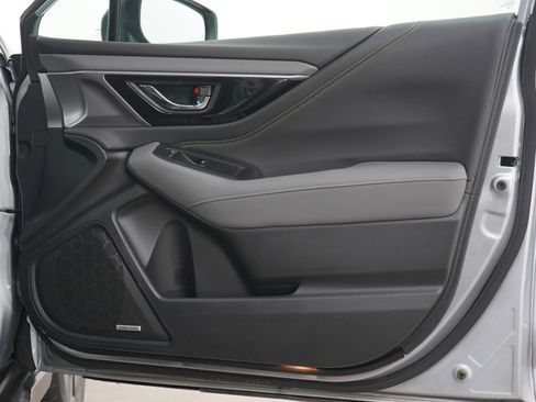 Used 2025 Subaru Outback Onyx Edition image 13