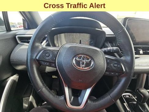 Used 2024 Toyota Corolla Cross AWD Hybrid w/ Moonroof Package image 11