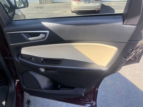Used 2018 Ford Edge SEL w/ Equipment Group 201A AWD/4WD image 42