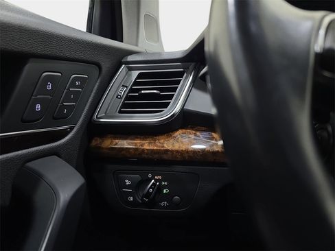Used 2018 Audi Q5 2.0T Premium Plus w/ Premium Plus Package image 27