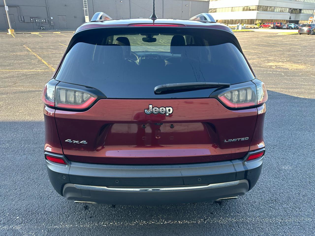 Used 2019 Jeep Cherokee Limited AWD/4WD image 4
