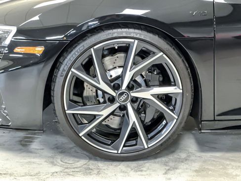 Certified 2023 Audi R8 V10 performance w/ Carbon Exterior Package image 25