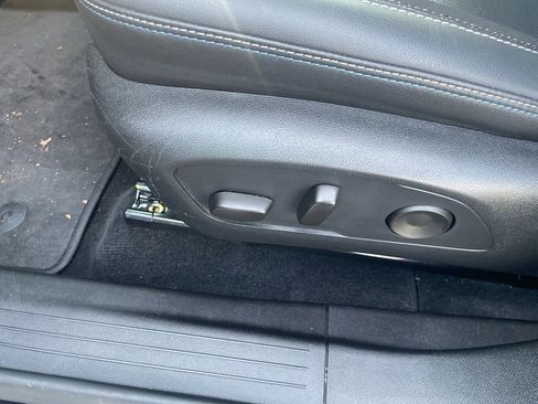 Used 2025 Chevrolet Equinox EV LT w/ Convenience Package image 19