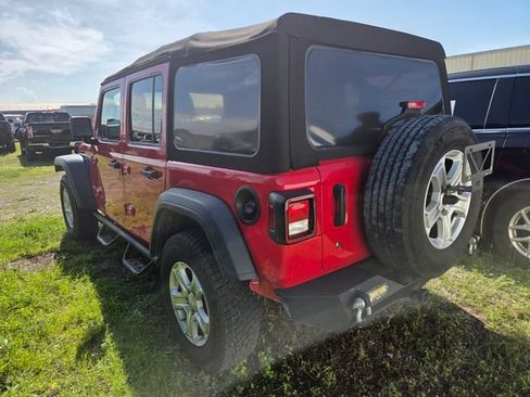 Used 2018 Jeep Wrangler Unlimited Sport S AWD/4WD image 4