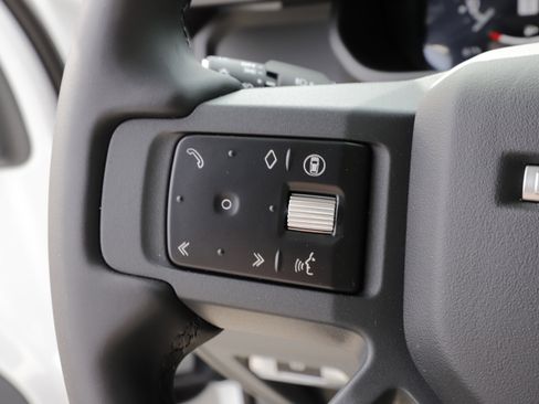 New 2026 Land Rover Defender 110 X-Dynamic SE AWD/4WD image 23