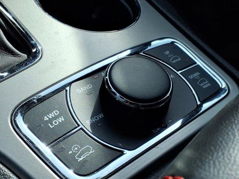 Used 2021 Jeep Grand Cherokee Trailhawk w/ Premium Lighting Group image 11