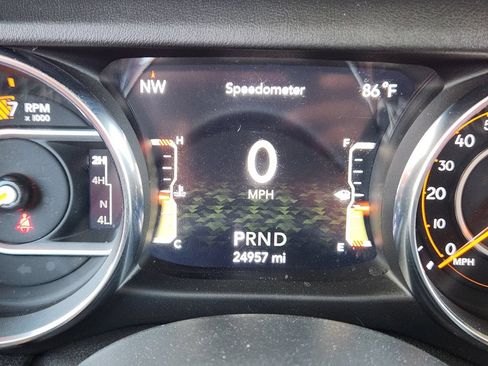 Used 2019 Jeep Wrangler Unlimited Sahara w/ Safety Group AWD/4WD image 17