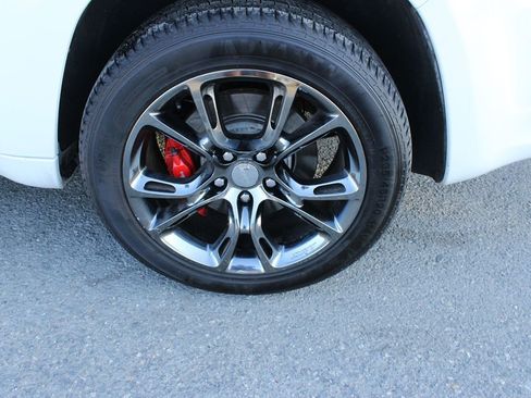 Used 2016 Jeep Grand Cherokee SRT image 10