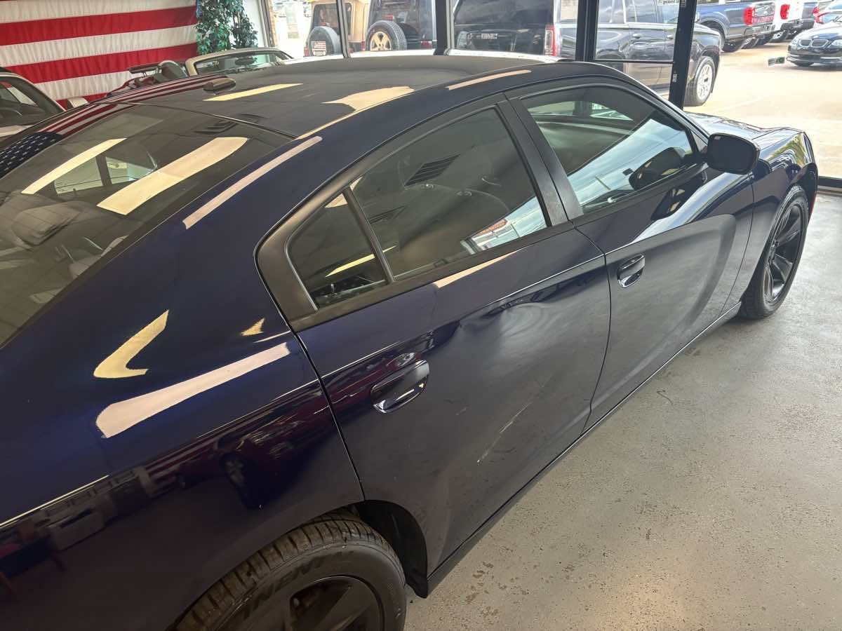 Used 2015 Dodge Charger SE w/ Sport Appearance Group RWD image 10