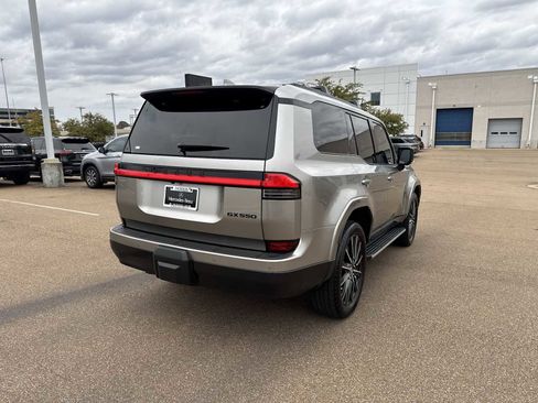 Used 2024 Lexus GX 550 image 6