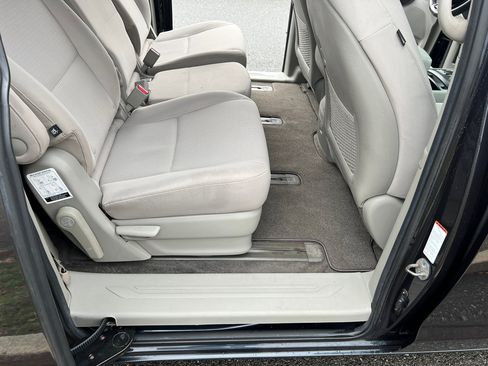 Used 2016 Kia Sedona LX w/ LX Convenience Package image 15