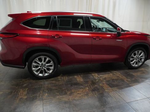 Certified 2021 Toyota Highlander Limited image 4