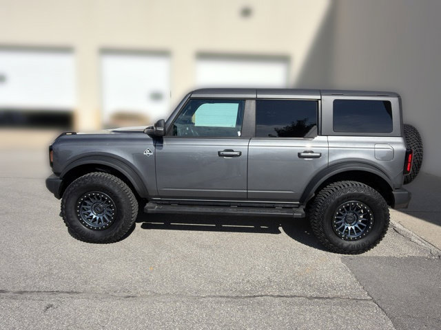 Used 2024 Ford Bronco Outer Banks AWD/4WD image 12