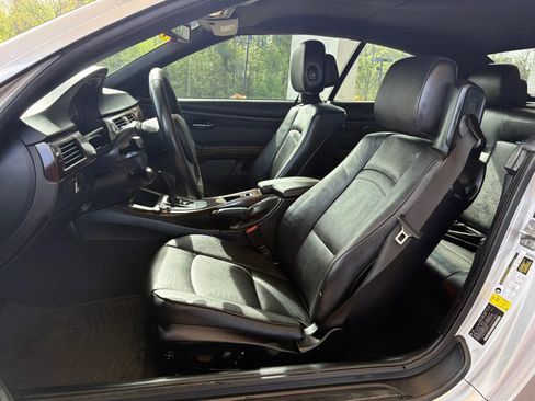 Used 2010 BMW 328i Convertible image 6