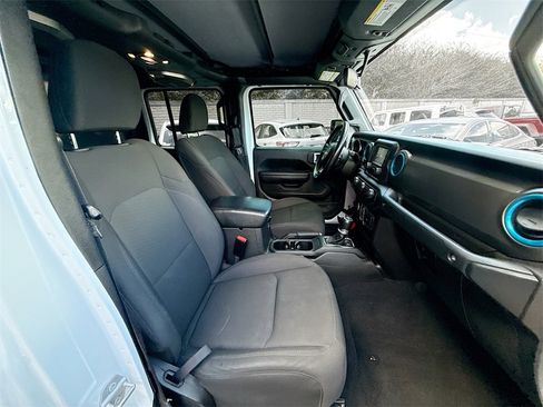 Used 2021 Jeep Gladiator Willys image 30