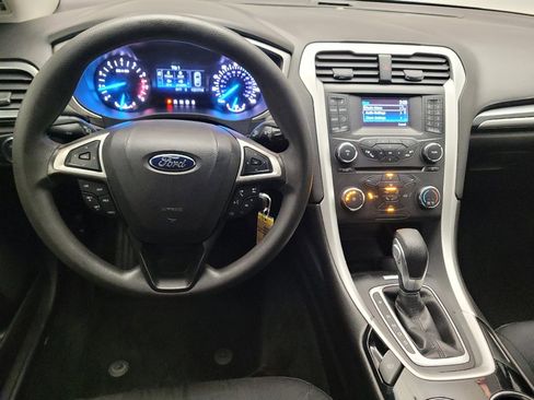 Used 2015 Ford Fusion SE FWD image 22