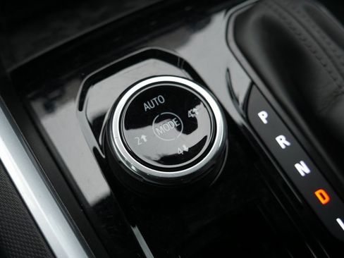 Used 2023 Chevrolet Colorado Trail Boss w/ Technology Package image 18