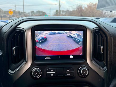 Used 2021 Chevrolet Silverado 1500 LT image 19