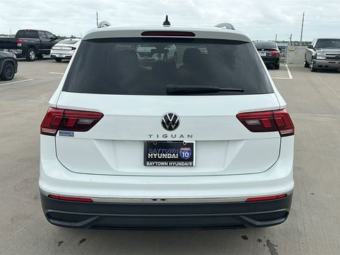 Used 2023 Volkswagen Tiguan S image 11