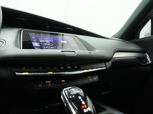 Used 2020 Cadillac XT4 Premium Luxury FWD image 16