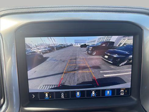 Used 2022 Chevrolet Silverado 3500 LTZ w/ LTZ Convenience Package AWD/4WD image 17