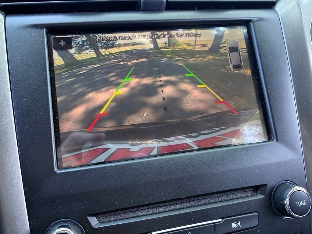 Used 2017 Ford Fusion SE w/ Fusion SE Technology Package FWD image 7