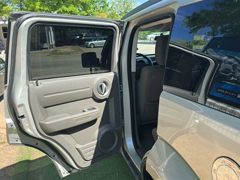 Used 2008 Dodge Nitro SXT AWD/4WD image 17