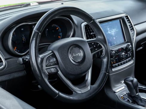 Used 2018 Jeep Grand Cherokee Altitude image 14