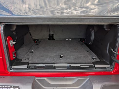 Used 2024 Jeep Wrangler Willys image 17