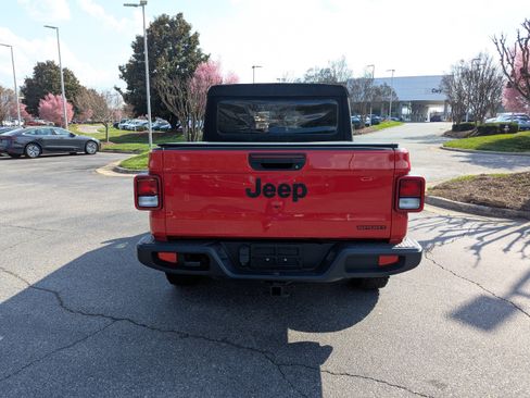 Used 2020 Jeep Gladiator Sport w/ Quick Order Package 24S image 6