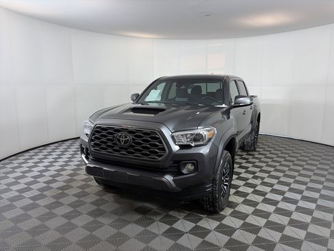 Used 2023 Toyota Tacoma SR5 image 2