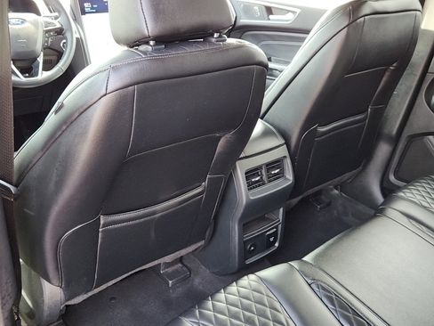 Used 2024 Ford Edge Titanium image 22