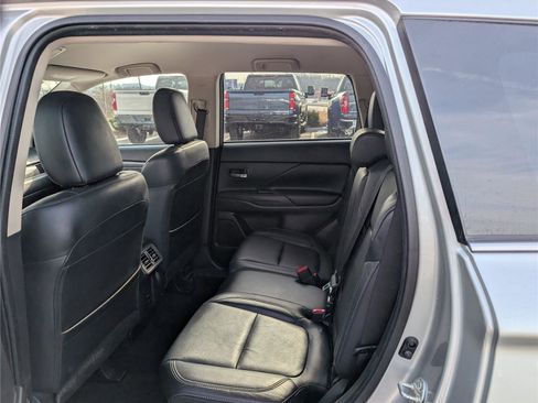 Used 2020 Mitsubishi Outlander SEL image 15