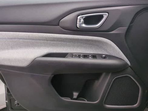 New 2026 Jeep Compass Latitude image 31