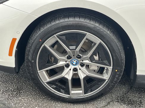 Used 2025 BMW i5 eDrive40i image 32