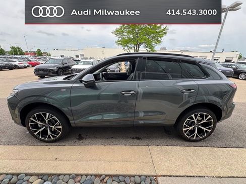Certified 2026 Audi Q3 quattro 2.0T w/ 20" Wheel Package AWD/4WD image 6