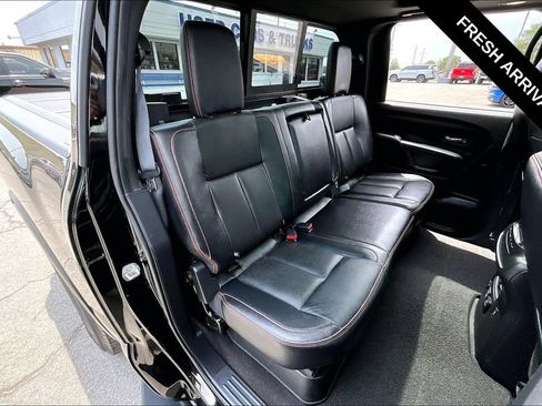 Used 2022 Nissan Titan PRO-4X w/ Pro-4x Convenience Package AWD/4WD image 25