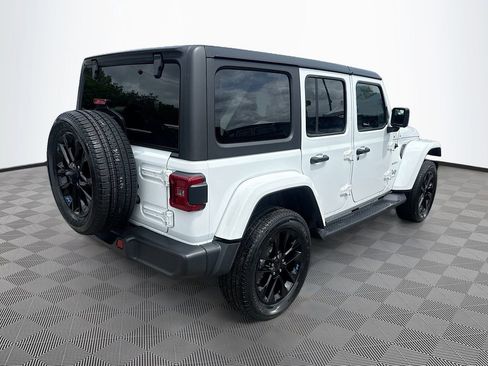 Used 2023 Jeep Wrangler Unlimited Sahara w/ Cold Weather Group AWD/4WD image 6