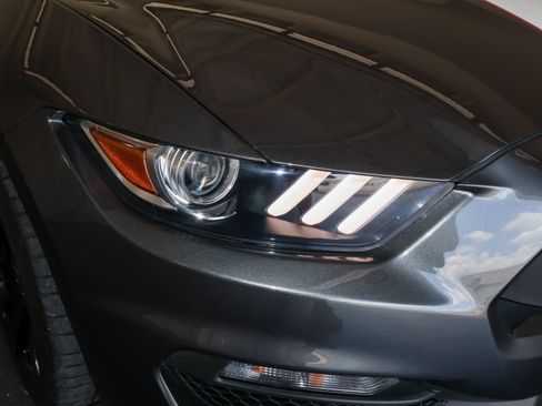 Used 2019 Ford Mustang Shelby GT350R w/ GT350R Equipment Group 920A RWD image 42