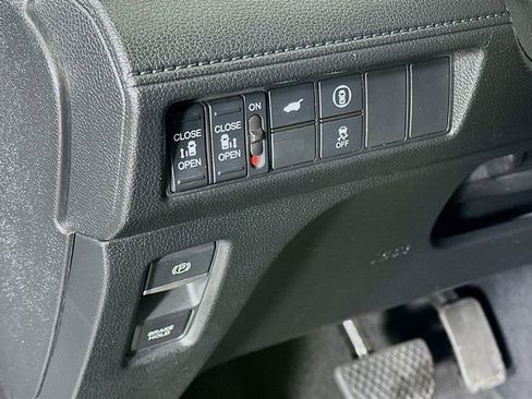 Certified 2024 Honda Odyssey Sport image 25