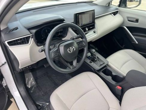 Used 2026 Toyota Corolla Cross L image 12