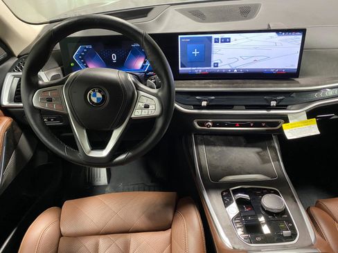 Certified 2026 BMW X7 xDrive40i image 2