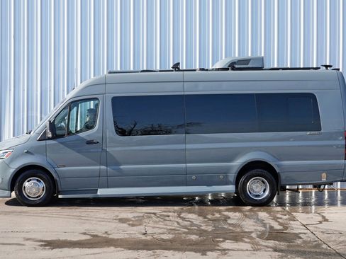 Used 2023 Mercedes-Benz Sprinter 3500 w/ Parking Package image 9