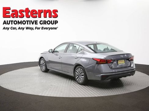 Used 2024 Nissan Altima 2.5 SV FWD image 64