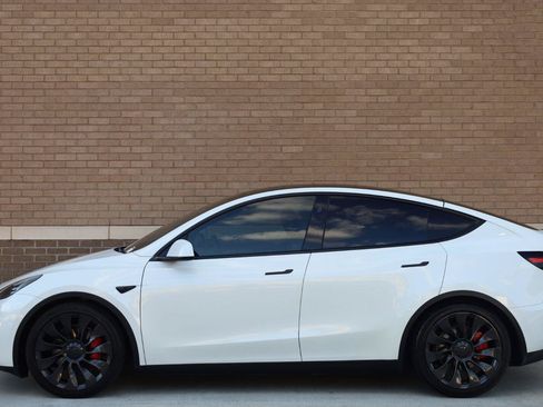 Used 2023 Tesla Model Y Performance AWD/4WD image 2