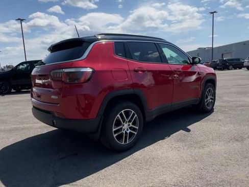 Used 2018 Jeep Compass Latitude w/ Popular Equipment Group AWD/4WD image 8