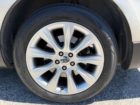 Used 2017 Lincoln MKT AWD image 8